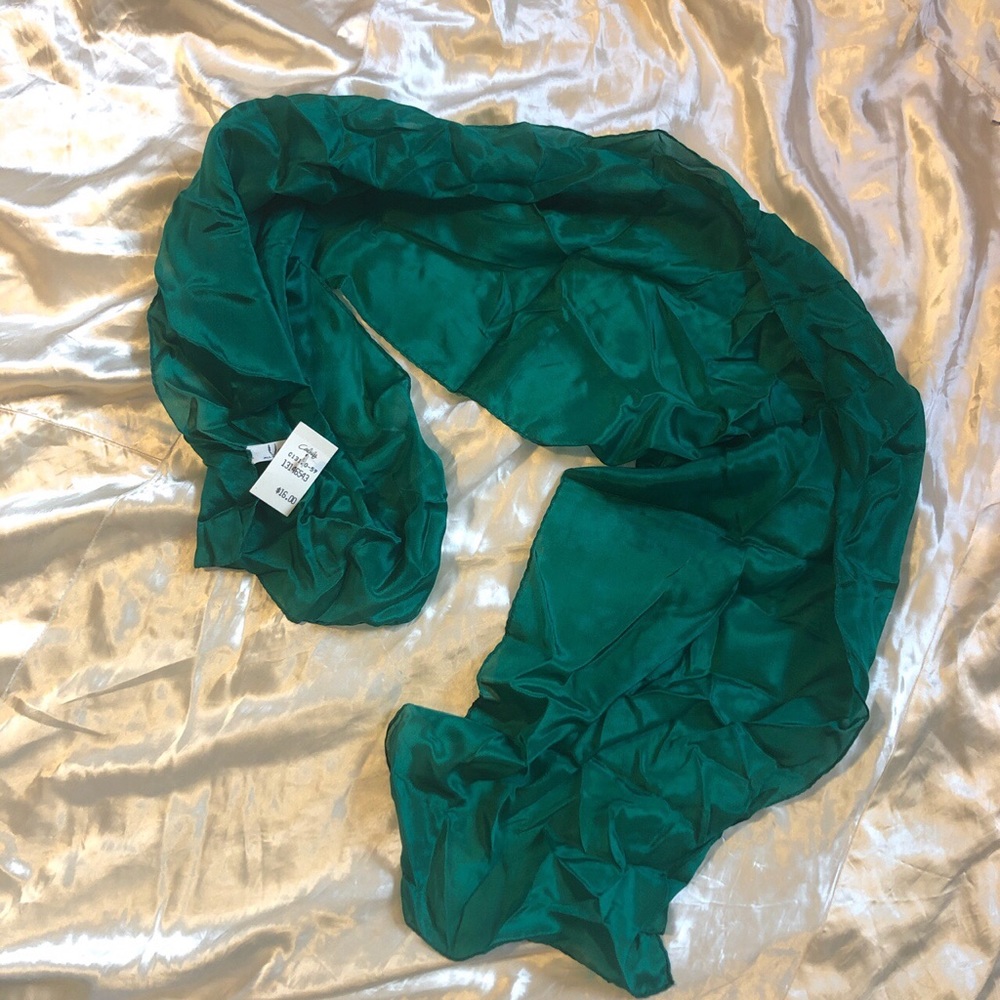 Vintage silk emerald green scarf NWT